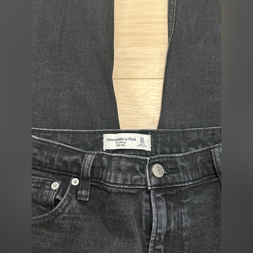 Abercrombie & Fitch  The Skinny High Rise 31/12R